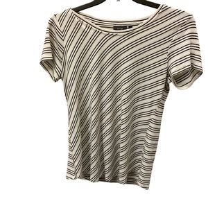 ⭐️3/$15 Black and Gold Striped Short Sleeve Top Size L